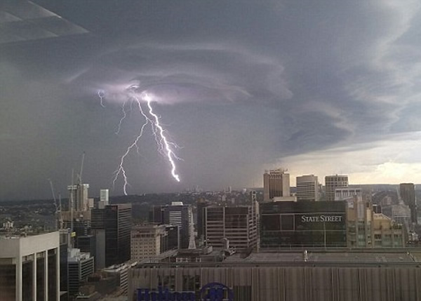 Ϥ��ദ������ɫ����