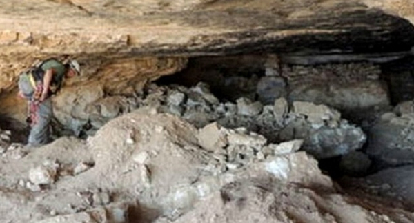 以色列“死海古卷”发现地点不远的山洞