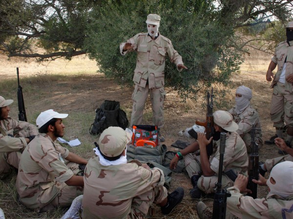 战争确实会促使“兄弟连”的形成