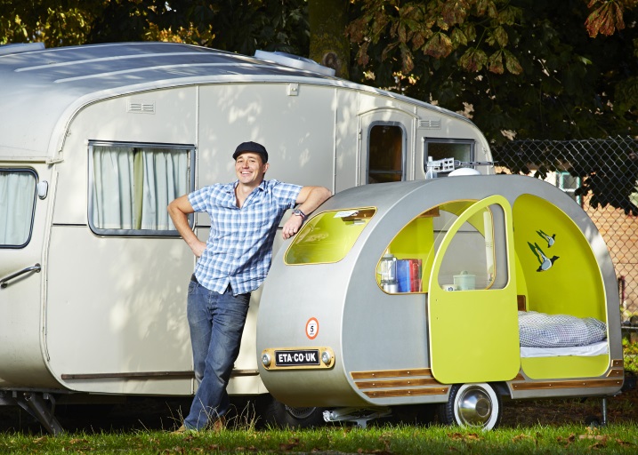 �׶����������һ��ȫ�������С�����г���