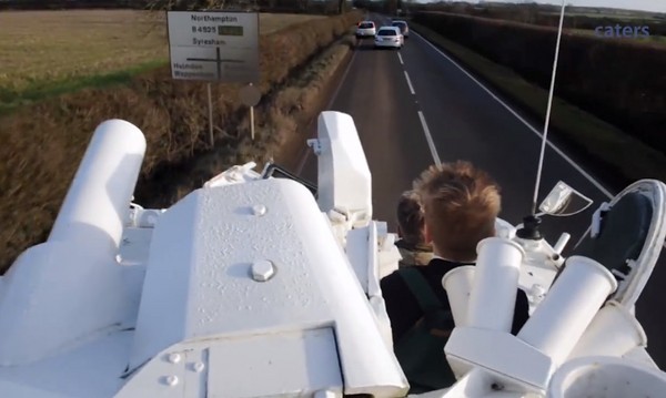 Ӣ�����������쿪̹����С��ȥ��ѧ