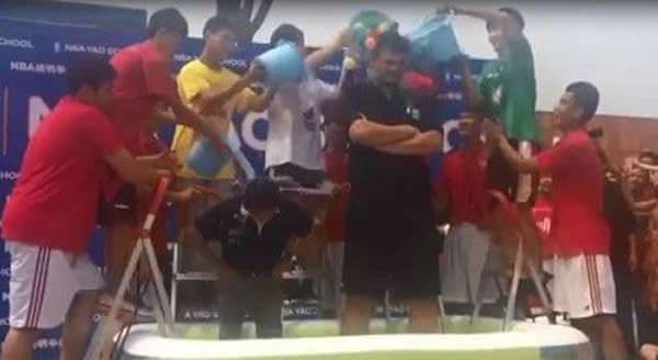 �������ѧ����Ϊ��ͨ������ЧӦ����Ͱ��ս���ø����˿�ʼ��עALS��֢��ͼΪҦ�����ܱ�Ͱ��ս��