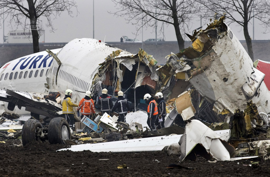 土耳其客机坠落 125人死里逃生