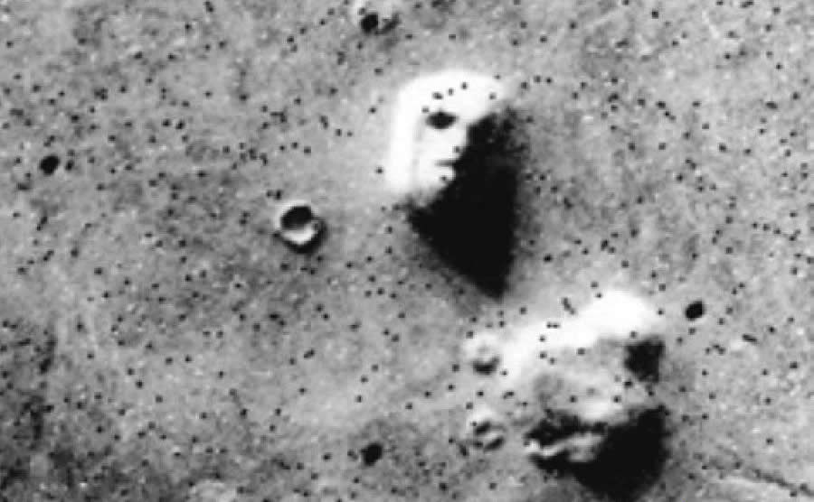 著名的火星“人脸”,其实是一座小山。