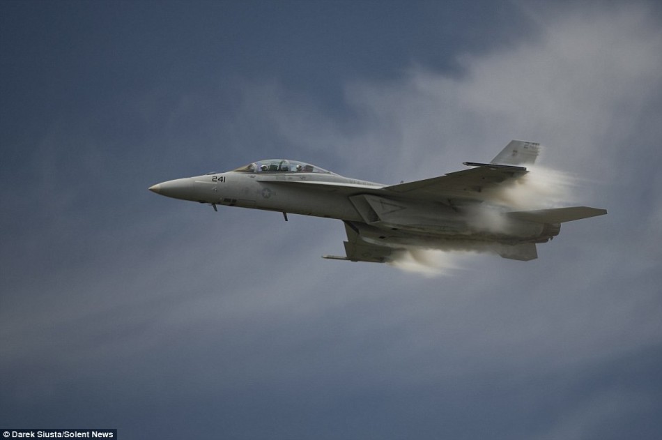 ����ʱ�����Գ����ٴ�������ʱ�������������ɻ��ڷ��е�ʱ����ǰ�󶼻����һϵ�е�ѹ�����������ִ��ڴ�ͷ�ʹ�β�������Ĳ��ˡ�