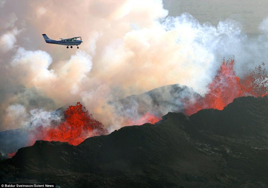 �ɻ���Խ����Holuhraun��ɽʱͻ����ɽ�緢