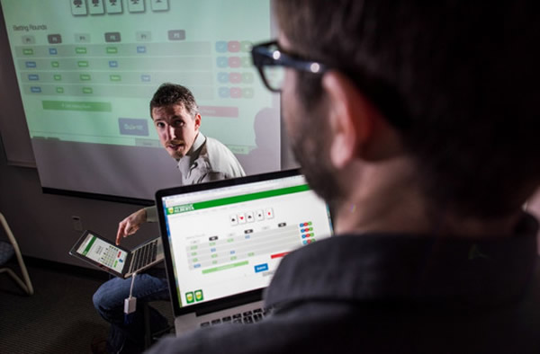 ������˿��о�С����о���Ա�״��ƽ�˫����ע�˿˵ľ�ʤ����