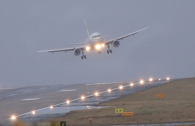 ��ʦ���Լ��˽ǶȽ��ɻ�ʻ���ܵ�