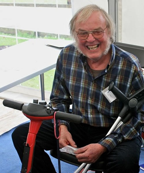 ��С��Ȯ2������Ӣ��������ѧ�Ľ���Ƥ�ָ�Colin Pillinger���쵼ѧ��С��