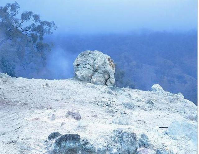 澳大利亚燃烧山之下的27米厚煤层已燃烧大约5500年