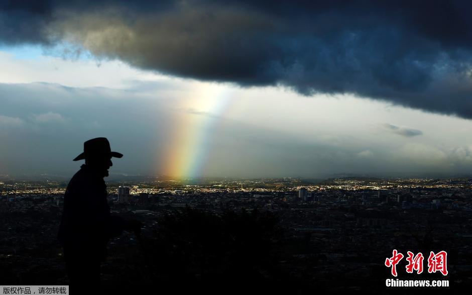 �Ű�ʥ�����С�Ү�չ⡱�ʺ紩͸����