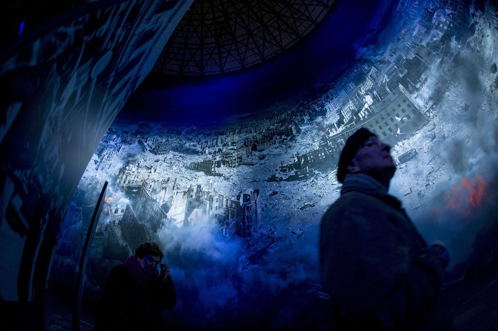 德国艺术家叶德格(Yadegar Asisi)盼透过重现德勒斯登于二战期间的情况,让世人感受到战争的威力。