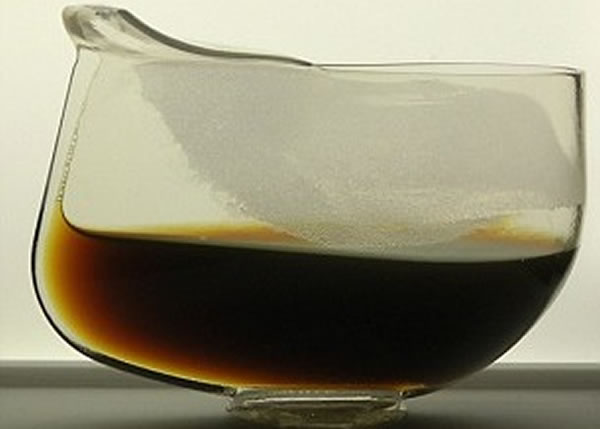 咖啡杯能在微重力的情况下,泡制出浓缩咖啡。