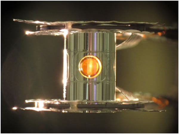 受控核聚变研究首次实现能量总增益