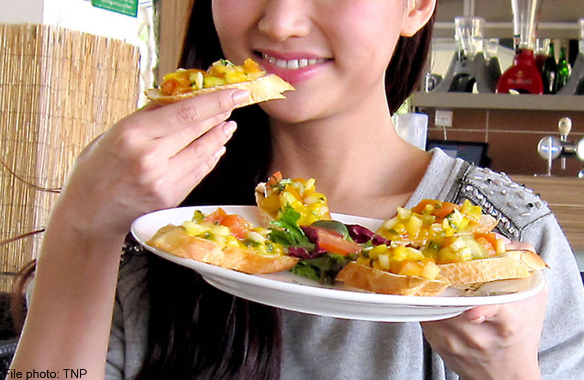 美国研究表明将一天中的饮食时间限制在12小时不仅可以预防肥胖还能减肥