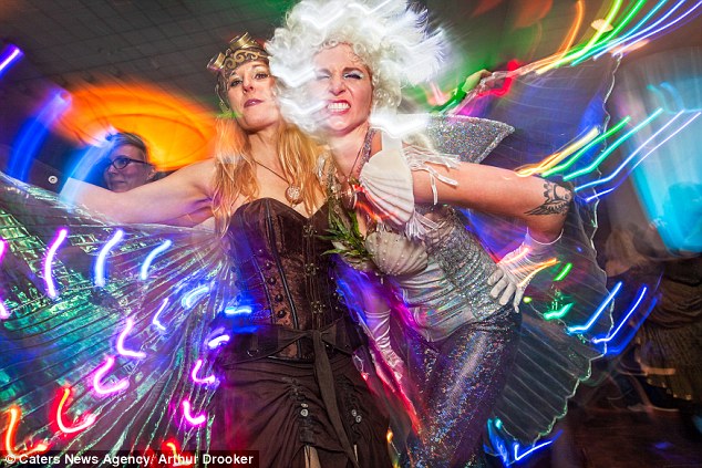 一年一度的“人鱼”大会Merfest在美国北卡罗来纳州的凯里举行