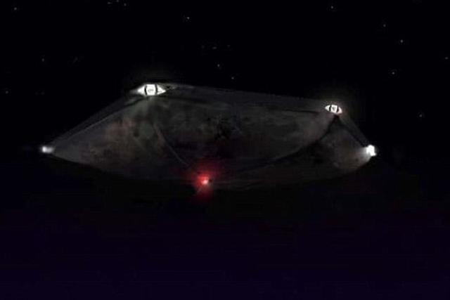 UFO猎人面前全球征集不明飞行物的目击事件,比如最近在宾夕法尼亚州出现的三角形不明飞行物和在格鲁吉亚出现雪茄型飞船