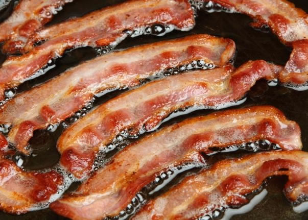 委员会称患有糖尿病及高血压的人士,仍需注意每日的胆固醇摄取量。