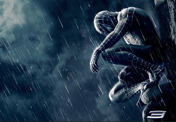 电影蜘蛛侠中,主角也是因中了特殊的蜘蛛毒液而变成超能力者