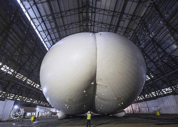 Airlander 10外型酷似人类臀部。
