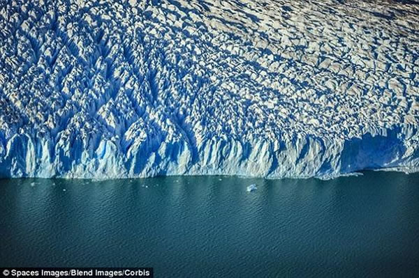 ͷųĶ̼ʹʱĩڵıƬչʾıڻ