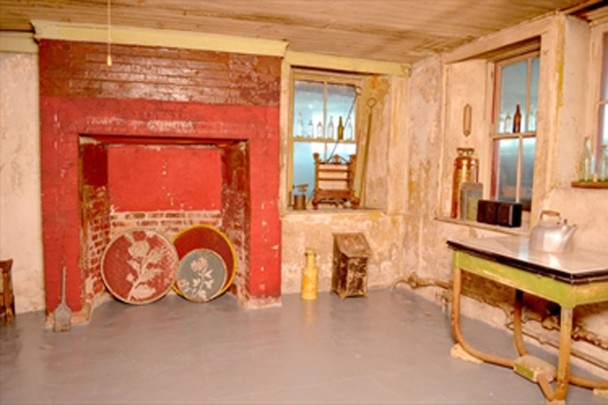 大宅建于1855年,以意大利风格为主。