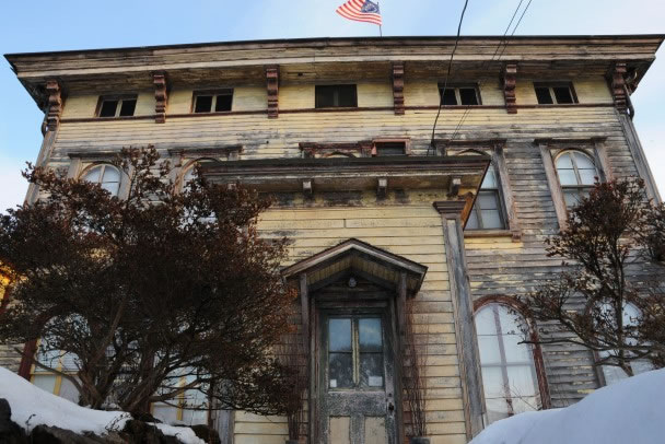 鬼屋前屋主为19世纪发明家迈耶