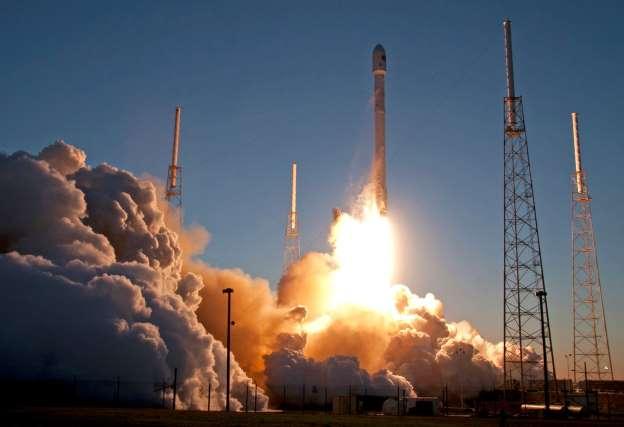 SpaceX的猎鹰九号火箭再次执行任务发射两颗通信卫星