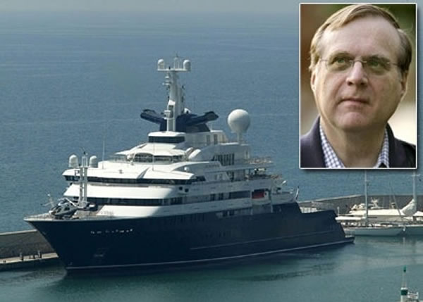 保罗艾伦(右上角)乘坐八爪鱼号(左图)出航,在海底有此发现。