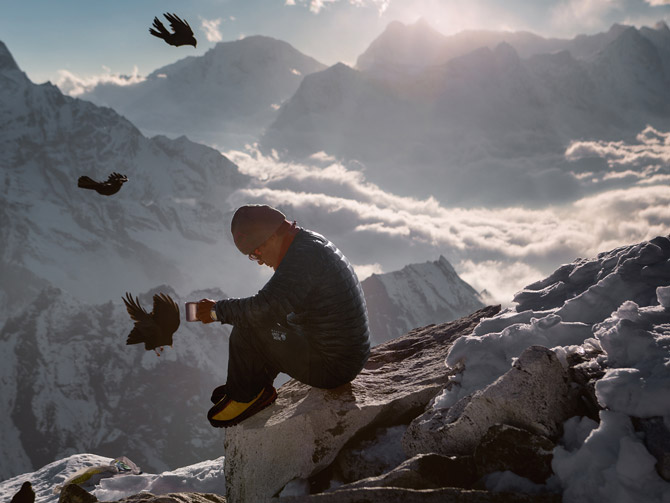 一场惊天动地的雪崩夺走了16名登山队工作人员的性命,永远改变了山上的生活。这场事故的始末为何?