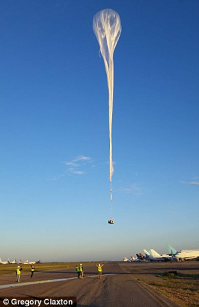 这个PAMSS探测器被挂载在一个高空热气球上,从亚利桑那州的图森升空。