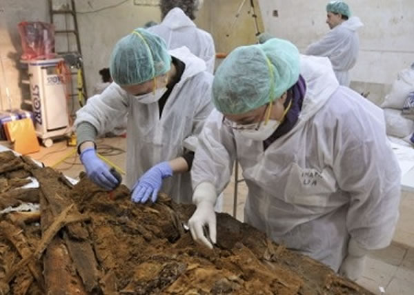 �о���Ա����Ϊ�⺡�ǽ��л���