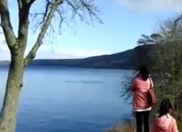 һ��ĸŮ���ƿ�����˹��ˮ������