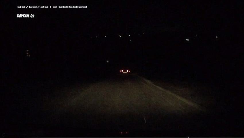 俄罗斯南部城市斯塔夫罗波尔夜间出现难以解释的蓝白相间神秘闪光