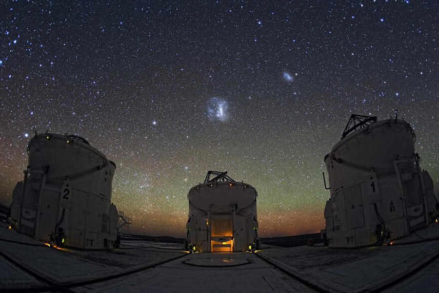 最新的观点认为,银河系的周围其实并不是空虚,而是充满了大量的暗物质,这些新发现的矮星系也被认为存在许多暗物质,因此对银河系周围矮星系的观测有助于我们对宇宙暗物质