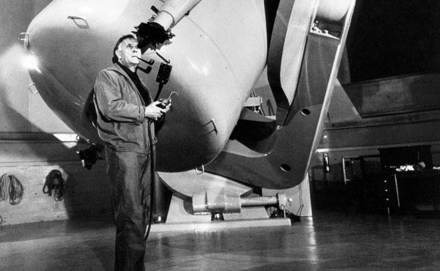 哈勃在帕洛马山天文台观测