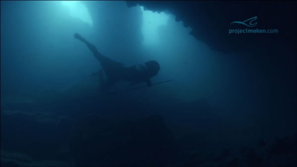 “海上吉普赛人”莫肯人水下视力惊人 20米水下不带设备捕捉猎物