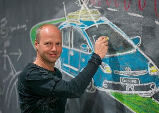 特龙创立的Google X实验室,曾开发自动驾驶汽车。