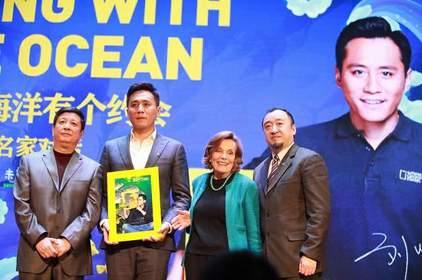 “我和海洋有个约会”——“深海女王”Sylvia Earle呼吁保护鲨鱼