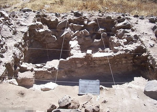 考古学家至今挖掘了遗址中的7个墓穴