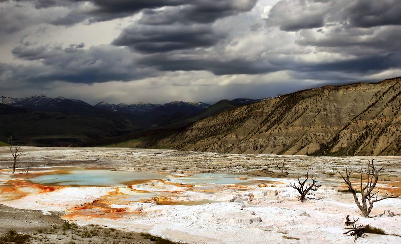 黄石国家公园发现超级熔岩库