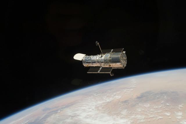 哈勃望远镜的团队希望2020年之后还能继续运行望远镜,毕竟美国宇航局最新的詹姆斯-韦伯望远镜要到2018年才能升空,造价达到88亿美元