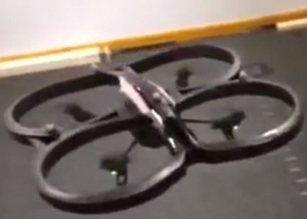 新型无人机具有蜜蜂视力