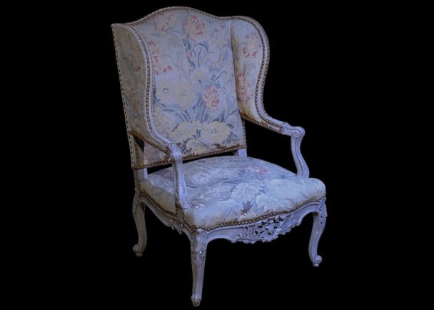 据传是拿破仑遗物的“死亡椅”,有4人坐过后短时间死去。