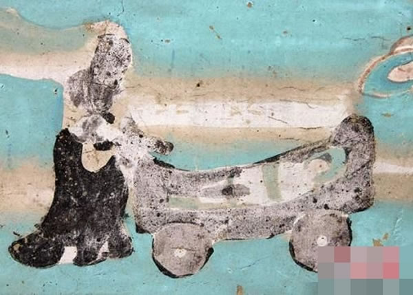 ����ʱ�ڸ�ĸ���ؾ����еĶ�ͯ������λ��Ī�߿ߵ�156�ߡ�