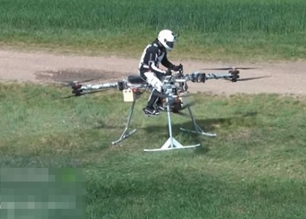 Flike近日进行第2次测试,成功在离地半分钟。