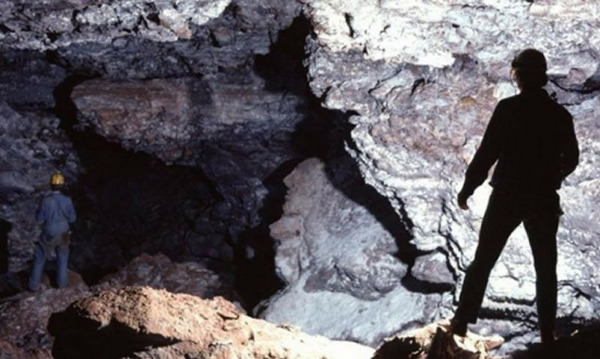 �������ҹ�԰�ֽ����ϴ�����ݺ�ɽһ����δ�����ֵ�ʷǰ��Ѩ����̽��