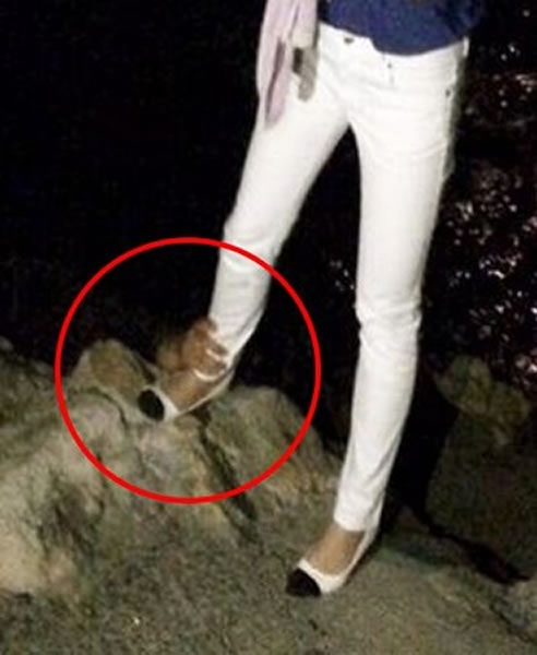 日本女网友PO灵异照“鬼手抓脚” 4天后小腿出现诡异烧伤