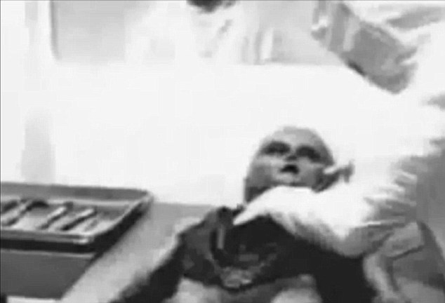 美国罗斯威尔飞碟事件68周年:发现外星人尸体始末