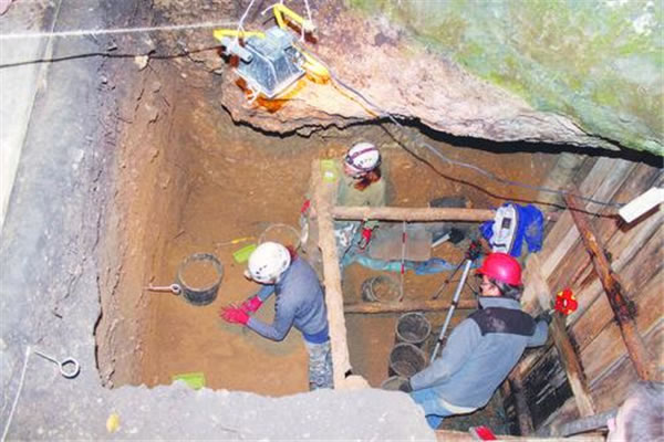 ������ʯ�����ţ�Perspective Cave��ʯ��ʱ����ַ���������